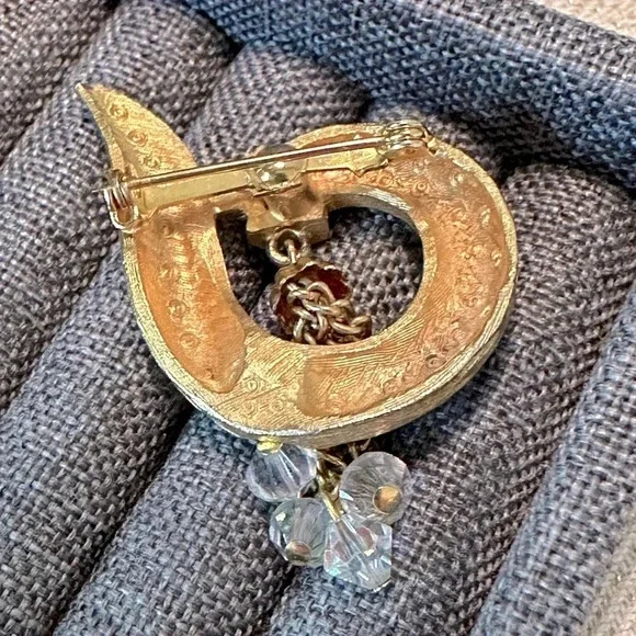 Vintage Brushed Gold Swirl 1970's Tassel Brooch w/ Chain Dangles & AB Crystals - Picture 3 of 7